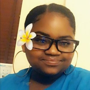 Meet your Posher, Shanaliz